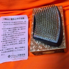 剣山（すべり止めゴム付き）の画像