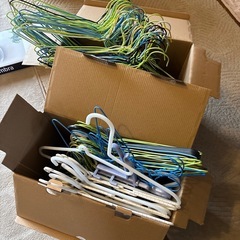 ハンガー約150本くらいの画像