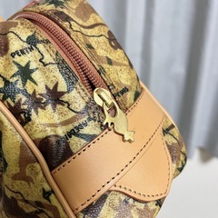 Pierre V. Baselピエール V. バーゼル　ハンドバックの画像