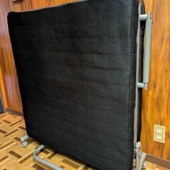 シングル折りたたみベット(ニトリ)の画像