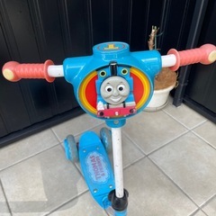 キックボード キッズ 3輪 機関車トーマスの画像