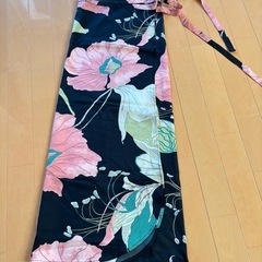 新品花柄ロングスカート 黒 ピンクの画像