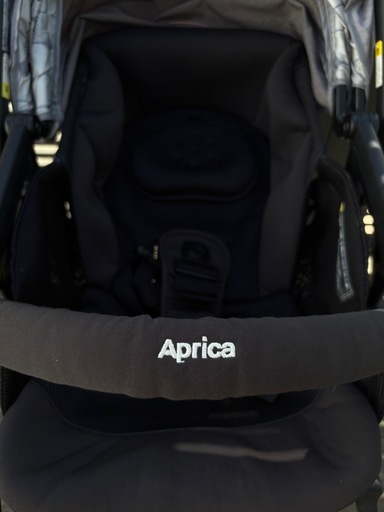 ベビーカー　【Aprica】