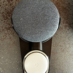 oogle Nest Mini 第2世代 チャコール&壁掛けホルダーセット⭐︎の画像
