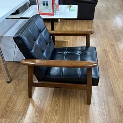 Kチェア カリモク60 1シーター キズ有り 合皮 程度B スタンダード ブラック【取りに来れる方限定】の画像