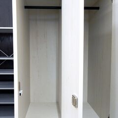 ビューティーガレッジ ボードロッカー4D クローゼットタイプの鍵付き4ドアロッカー カントリーホワイト 札幌市清田区の画像