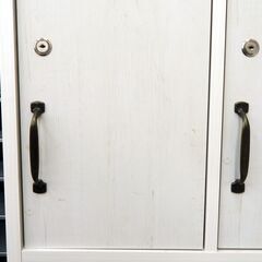 ビューティーガレッジ ボードロッカー4D クローゼットタイプの鍵付き4ドアロッカー カントリーホワイト 札幌市清田区の画像