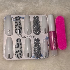 ネイルチップ 豹柄の画像