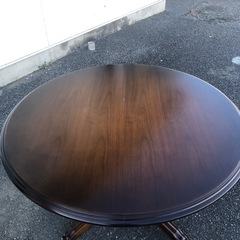 カリモク　ラウンドテーブル　ダイニングテーブルの画像