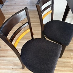 ダイニングテーブルの画像