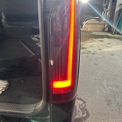 200系ハイエース　オープニングモーション付　LEDテール左右セットの画像