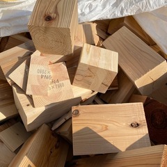 薪　　200kg入りの画像