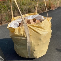 薪　　200kg入りの画像