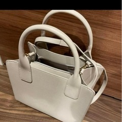 星玲奈さんハンドバックの画像