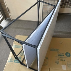 大理石風ローテーブルの画像