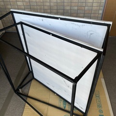 大理石風ローテーブルの画像