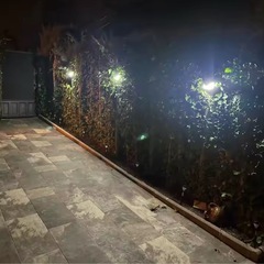 2個　新品LEDソーラーセンサーライトの画像