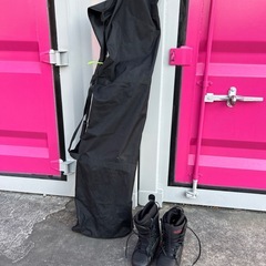 スノボ　板とシューズの画像