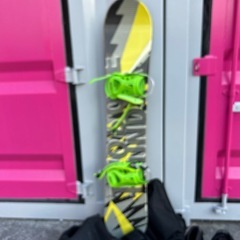 スノボ　板とシューズの画像