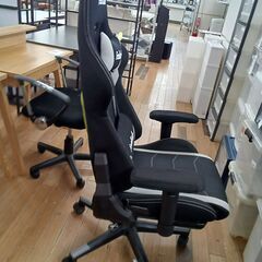 ★リユースのサカイつくば店★TK7615  ゲーミングチェア ブラック H130×D70×W65 クリーニング済みの画像