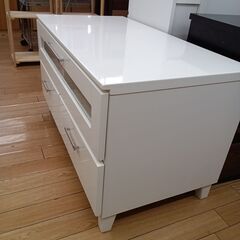 ★リユースのサカイつくば店★TK7618 マルミツ TV台 ホワイト H60×D55×W105 クリーニング済みの画像