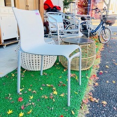 アリアス　カッシーナ　チェア　メッシュチェア　スタッキングチェア　美品の画像