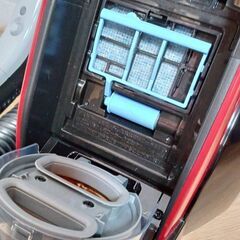 【B469】日立　掃除機　ブーストサイクロン　レッド　2018年製　動作確認OK　清掃済みの画像