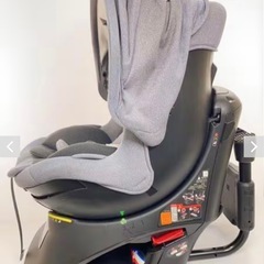 エールべべチャイルドシートの画像