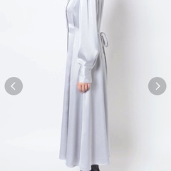 LAGUNAMOON アシンメトリーラペルサテンワンピースの画像