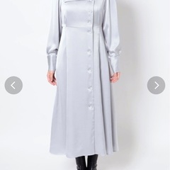 LAGUNAMOON アシンメトリーラペルサテンワンピースの画像