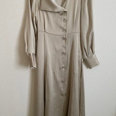 LAGUNAMOON アシンメトリーラペルサテンワンピースの画像