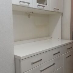 食器棚の画像