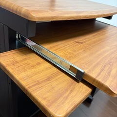 【格安✨美品】パソコン机  引き出し付き スライド ブラウン 棚 の画像