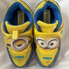 【中古】ミニオン⭐︎光るスニーカー　18センチ　の画像