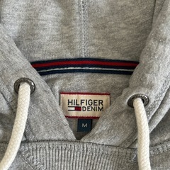 トミーヒルフィガー　　パーカーの画像