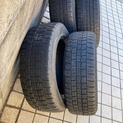 スタッドレスタイヤ四本セットの画像