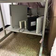 デスクトップパソコンラックの画像