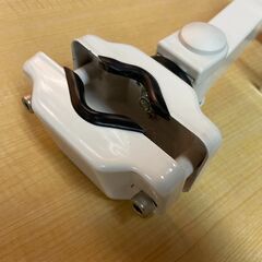 4軸クリップ式モニターアーム　カバー欠品の画像