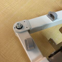 4軸クリップ式モニターアーム　カバー欠品の画像