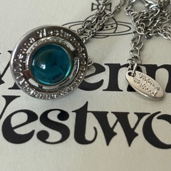 Vivienne Westwood オーブネックレス ブルーの画像