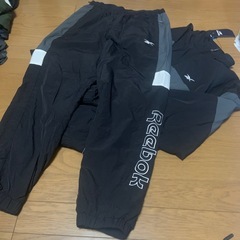 Reebokセットアップ　上下シャカシャカの画像