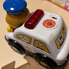 アンパンマンのおしゃべりパトカーの画像