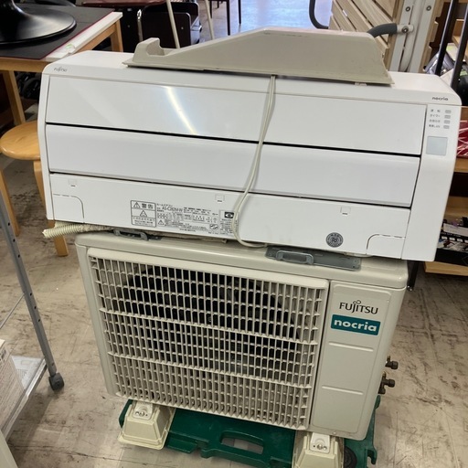 I2512-264 FUJITSU ルームエアコン AS-C282M-W 2022年製 リモコンあり 100V 10畳 外機カバーのネ