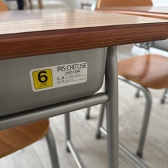 小学校机＆椅子 2組セットの画像