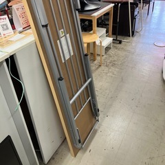 A2512-265 折りたたみ長テーブル 中古の画像