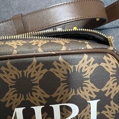 アミリ AMIRI ブラウン ショルダーバッグの画像