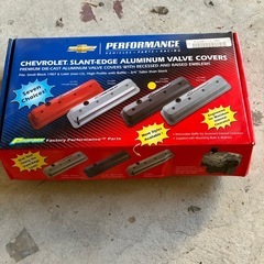 シボレーパフォーマンス アルミバルブカバーの画像