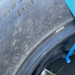 引き取り限定225/70R16 BS BLIZZAK DM-V3 4本setの画像