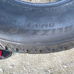引き取り限定225/70R16 BS BLIZZAK DM-V3 4本setの画像