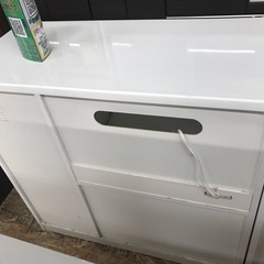 ジャングルジャングル貝塚店　レンジ台　白　ホワイト　棚付き　コンセント付き　中古　貝塚市　二色浜の画像